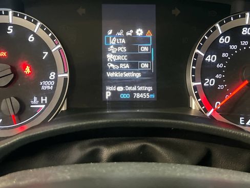 Used 2022 Toyota Highlander L image 26