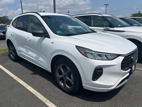 Used 2023 Ford Escape ST-Line w/ Tech Pack #1 AWD/4WD image 3