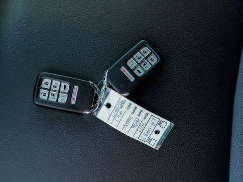 Used 2023 Honda Odyssey EX-L image 60