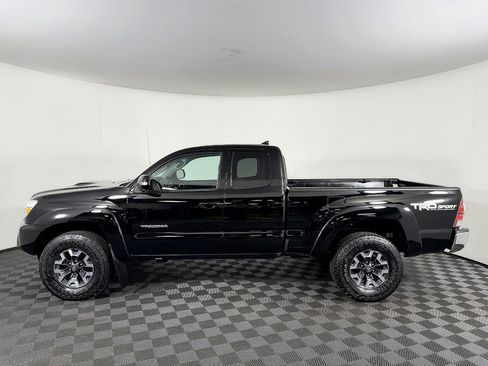Used 2015 Toyota Tacoma w/ TRD Sport Package AWD/4WD image 16