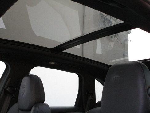 Used 2014 Porsche Cayenne Diesel Platinum Edition image 23