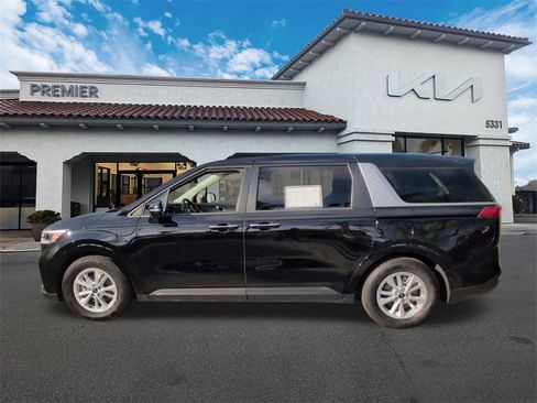 Certified 2024 Kia Carnival LX image 5