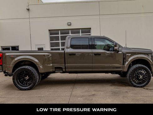 Used 2026 Ford F450 Platinum w/ Platinum Plus Package image 11