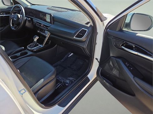 Used 2024 Kia Seltos EX image 13