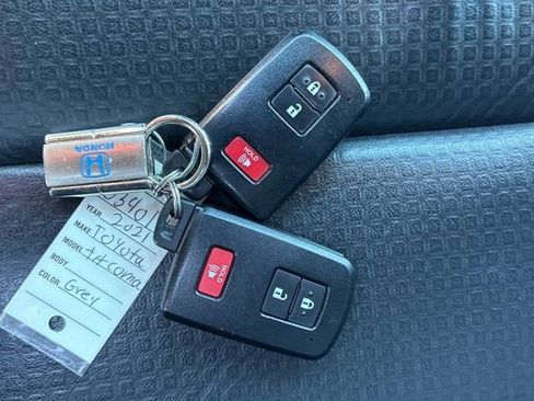 Used 2021 Toyota Tacoma TRD Sport w/ TRD Premium Sport Package image 12