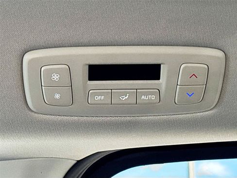 Used 2025 Kia Carnival FWD image 25