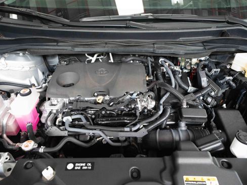 Used 2023 Toyota Sienna XLE FWD image 32