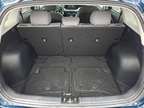 Used 2022 Kia Niro LX image 27