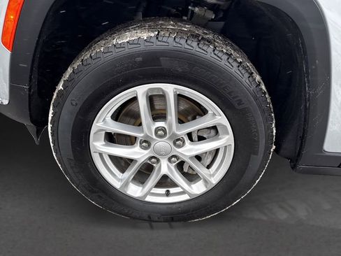 Used 2025 Jeep Grand Cherokee L Laredo w/ Luxury Tech Group I image 12