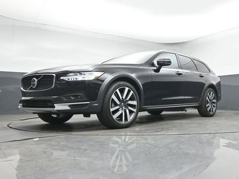 Used 2021 Volvo V90 T6 Cross Country w/ Advanced Package image 17