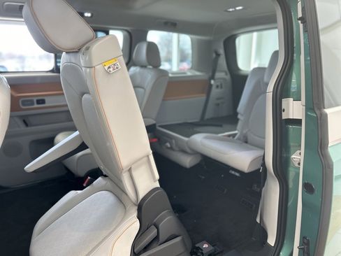 New 2025 Volkswagen ID. Buzz 1st Edition image 18