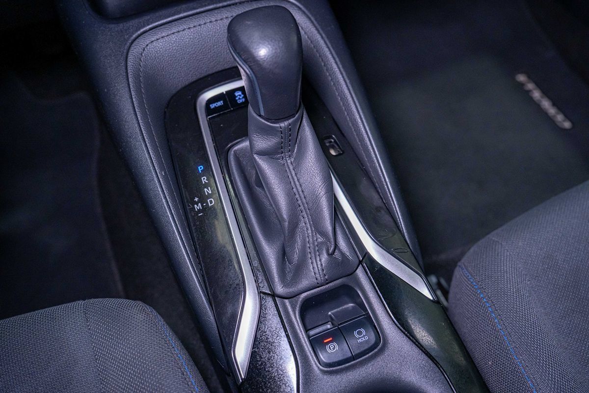 Used 2020 Toyota Corolla SE w/ Carpet Mat Package (TMS) FWD image 23