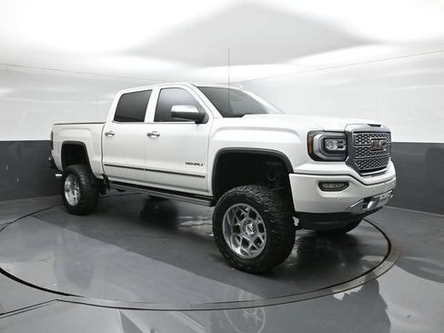 Used 2018 GMC Sierra 1500 Denali w/ Denali Ultimate Package AWD/4WD image 26