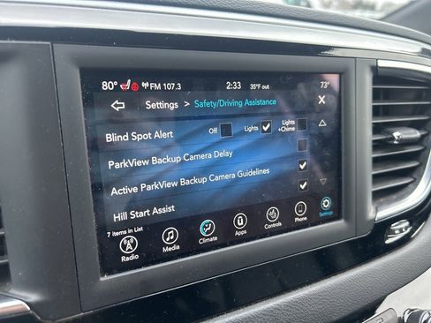 Used 2020 Chrysler Pacifica Touring-L image 26