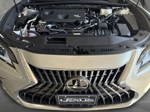 Certified 2025 Lexus ES 300h w/ Premium Package image 28