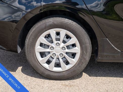 Used 2024 Kia Forte LX image 9