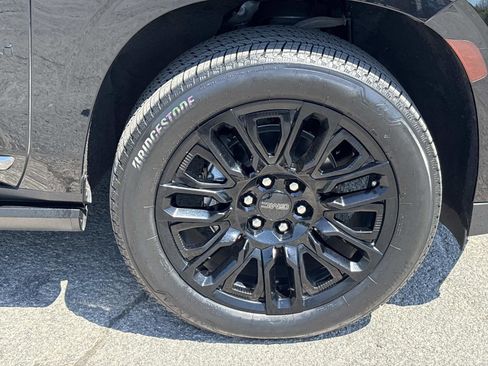 Certified 2023 GMC Yukon Denali Ultimate image 10