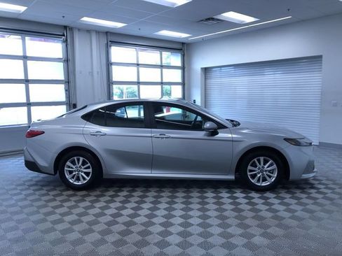Used 2026 Toyota Camry LE FWD image 35