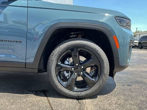 New 2026 Jeep Grand Cherokee Limited AWD/4WD image 15