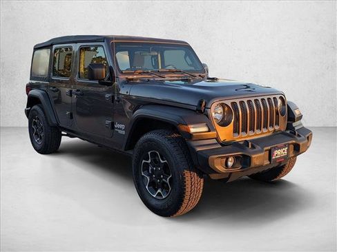 Used 2019 Jeep Wrangler Unlimited Sport image 3