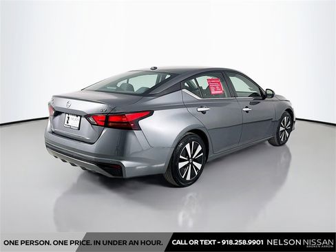 Certified 2022 Nissan Altima 2.5 SV image 5