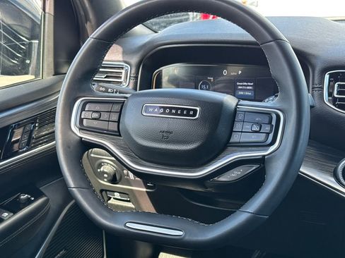 Certified 2024 Jeep Wagoneer Series II w/ Flexible Seating Group RWD image 23