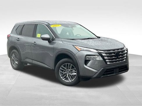 Used 2026 Nissan Rogue SV AWD/4WD image 2