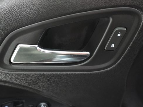 Used 2020 Chevrolet Colorado LT image 12