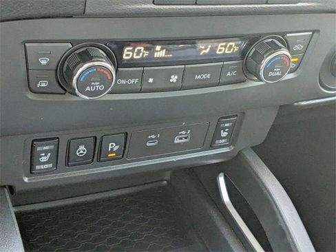 Used 2023 Nissan Frontier SV w/ SV Convenience Package image 23
