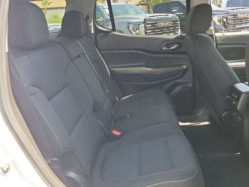 Used 2023 GMC Acadia SLE w/ Driver Convenience Package FWD image 25