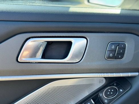 Used 2025 Ford Explorer ST AWD/4WD image 24