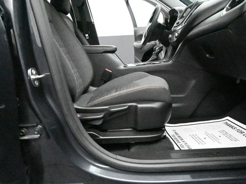 Used 2023 Chevrolet Equinox LT image 45