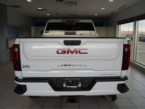 New 2026 GMC Sierra 2500 Denali w/ Denali Reserve Package image 8