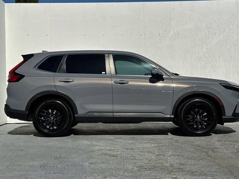 Used 2024 Honda CR-V LX image 2