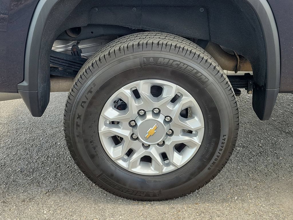 Used 2024 Chevrolet Silverado 2500 LTZ AWD/4WD image 12