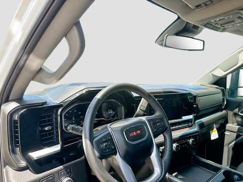 Used 2025 GMC Sierra 2500 SLT w/ Texas SLT Premium Package AWD/4WD image 12