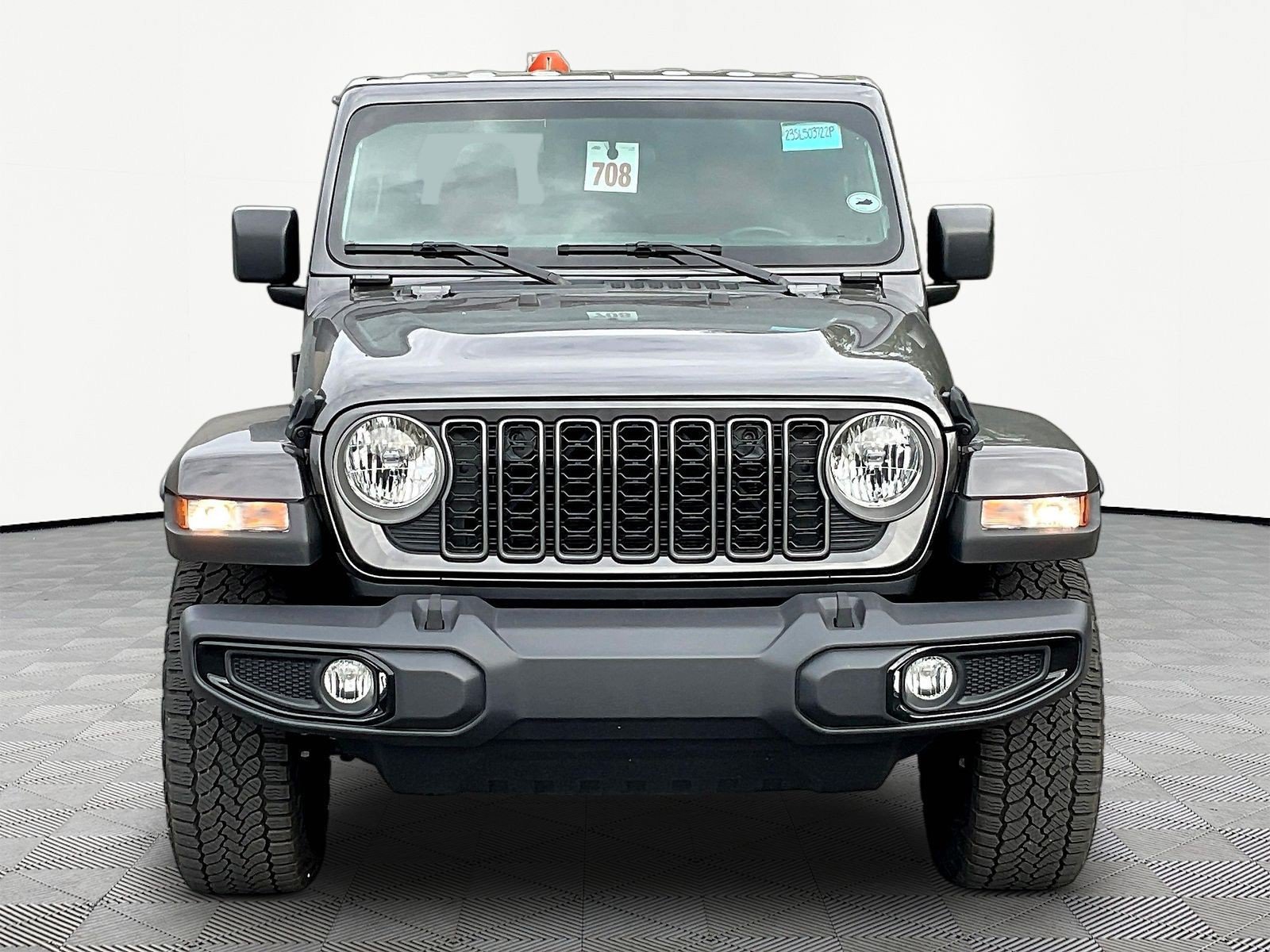 Used 2025 Jeep Gladiator Sport AWD/4WD image 2