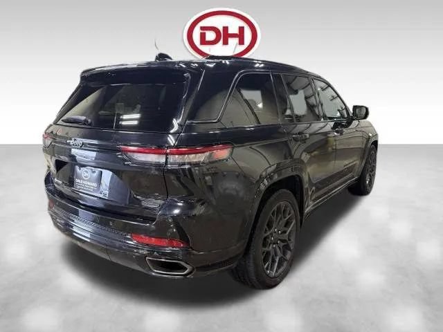 Used 2025 Jeep Grand Cherokee Summit w/ Obsidian Package AWD/4WD image 13