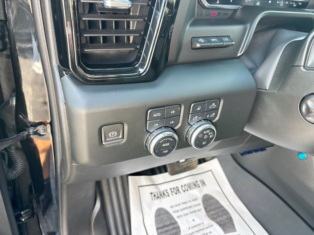 Used 2024 GMC Sierra 1500 AT4 w/ Technology Package AWD/4WD image 30