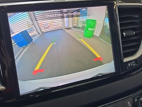 Used 2024 Chrysler Pacifica Touring-L image 30