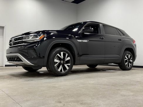 Used 2023 Volkswagen Atlas Cross Sport SE image 4