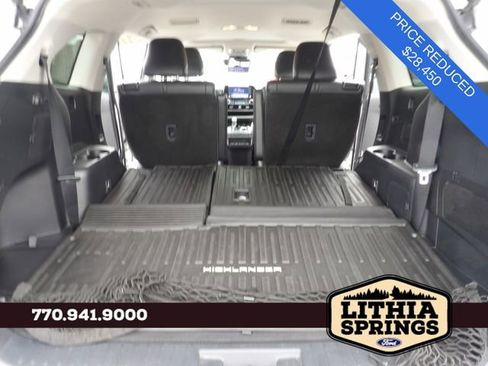 Used 2021 Toyota Highlander XLE AWD/4WD image 31