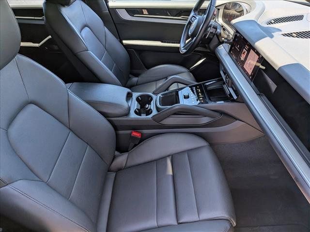 Used 2024 Porsche Cayenne AWD/4WD image 23