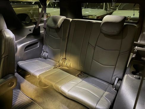Used 2016 Cadillac Escalade ESV Platinum AWD/4WD image 9