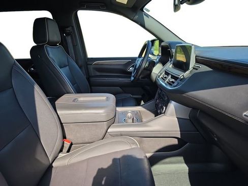 Used 2023 Chevrolet Suburban Premier AWD/4WD image 15