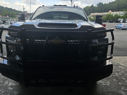 Used 2024 Chevrolet Silverado 3500 LT w/ Convenience Package AWD/4WD image 3