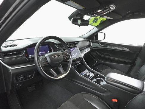 Used 2022 Jeep Grand Cherokee L Laredo image 12