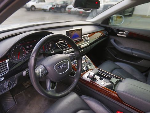 Used 2013 Audi A8 L 3.0T image 4