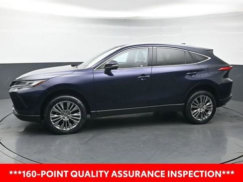 Used 2024 Toyota Venza XLE AWD/4WD image 2