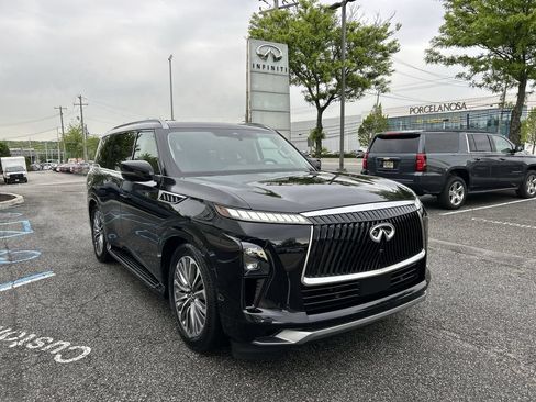 Certified 2025 INFINITI QX80 Sensory AWD/4WD image 2